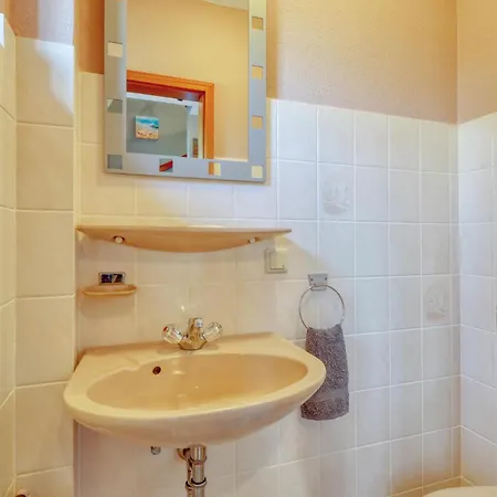 2 Bedroom Pet Friendly In Holiday home Kollmar